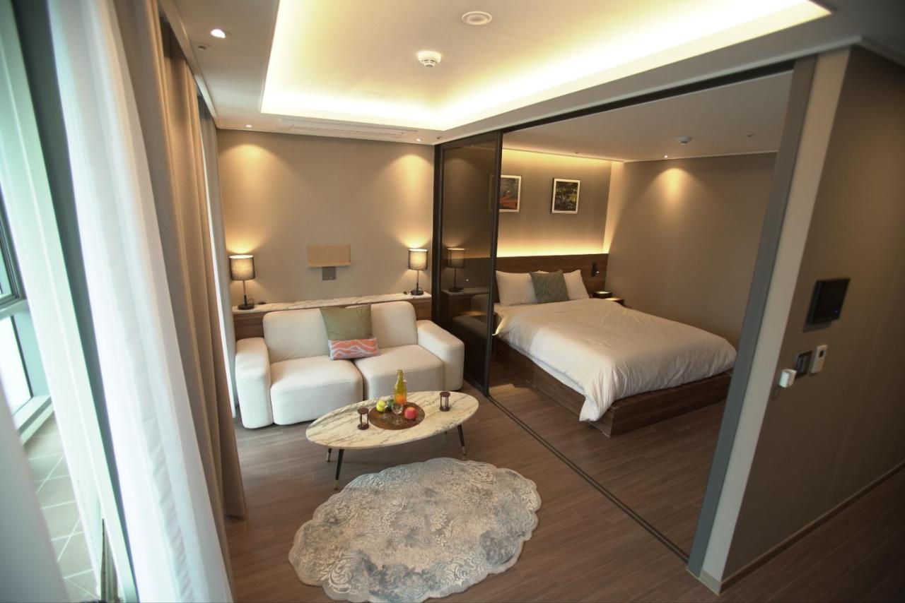 Sienna Ambassador Residence Busan Exterior foto